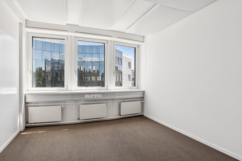 Votre nouveau bureau - directement à la gare de Schwerzenbach (5)