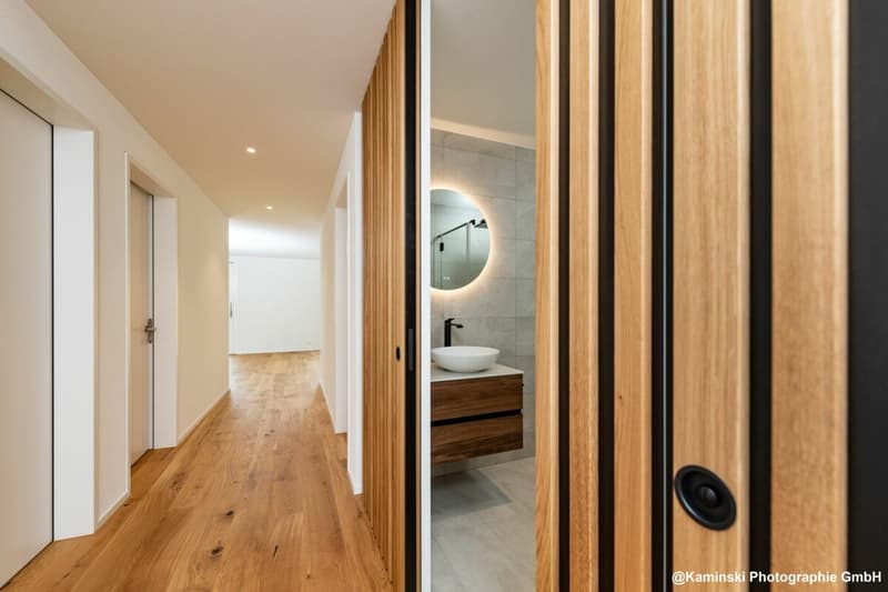 Stilvolle 4.5-Zimmer-Gartenwohnung in edler Holz-Hybrid-Bauweise (10)