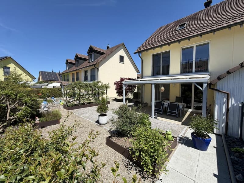 Idyllisches Familienwohnen im Grünen: Gepflegtes 5.5-Zimmer-Eck-Reihenhaus (3)
