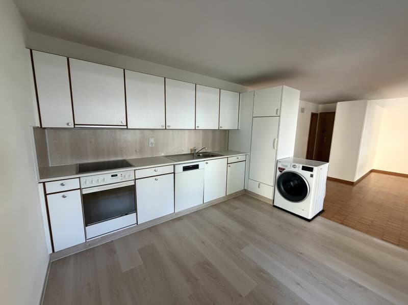 Gemütliche 3.5-Zimmer-Hochparterrewohnung mit zwei Balkonen an zentraler Lage (6)