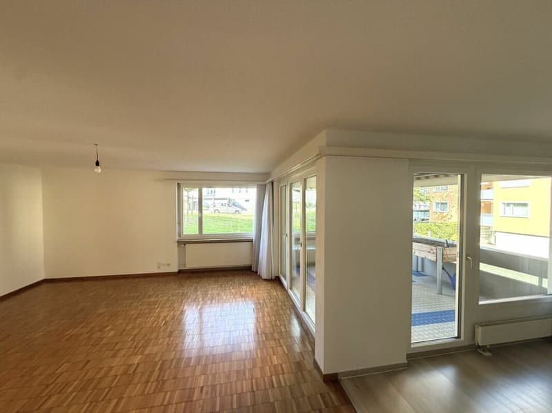 Gemütliche 3.5-Zimmer-Hochparterrewohnung mit zwei Balkonen an zentraler Lage (4)