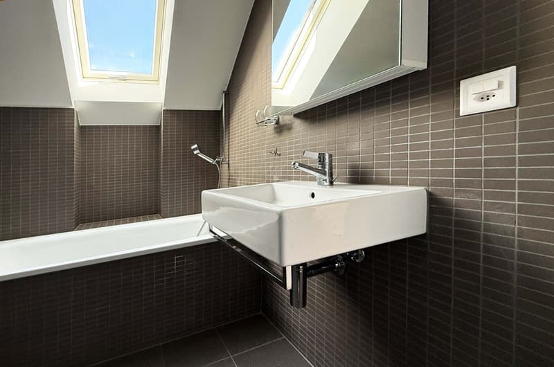 Aussergewöhnliche 4.5-Zimmer-Maisonette-Wohnung an zentraler Lage in Rheinfelden zu vermieten (10)