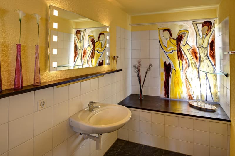 Modern renoviertes Juwel mit Garten (8)