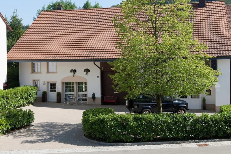 Charmantes 5-Zimmer-Doppelhaus mit Balkon in Effingen mieten (6)