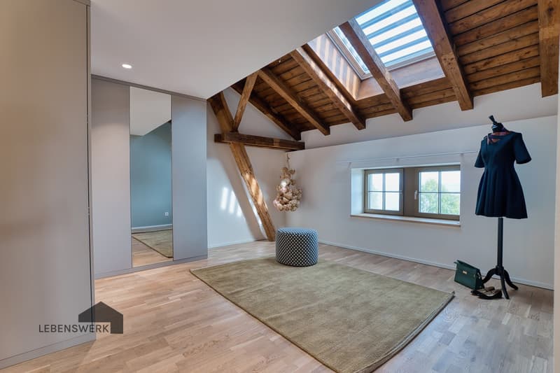 Masterbedroom mit Einbauschränken