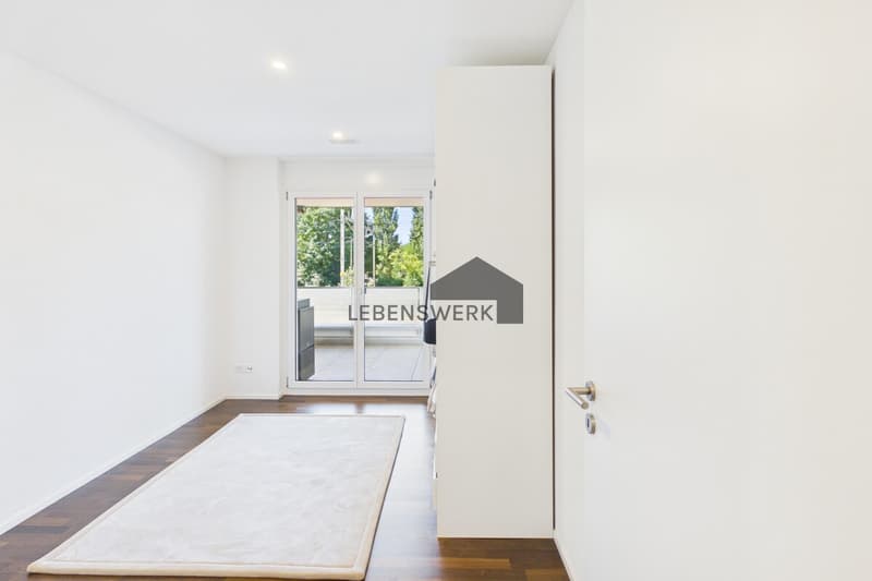 Zimmer mit direktem Zugang zum Balkon