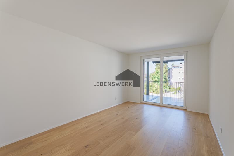 Helles Schlafzimmer 2 mit direktem Balkonzugang  ein stilvoller Rückzugsort zum Wohlfühlen.