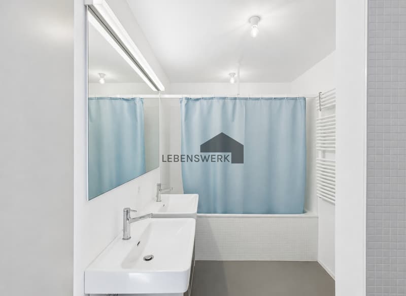 Geniessen Sie das Bad inkl. Dusche und Badewanne.