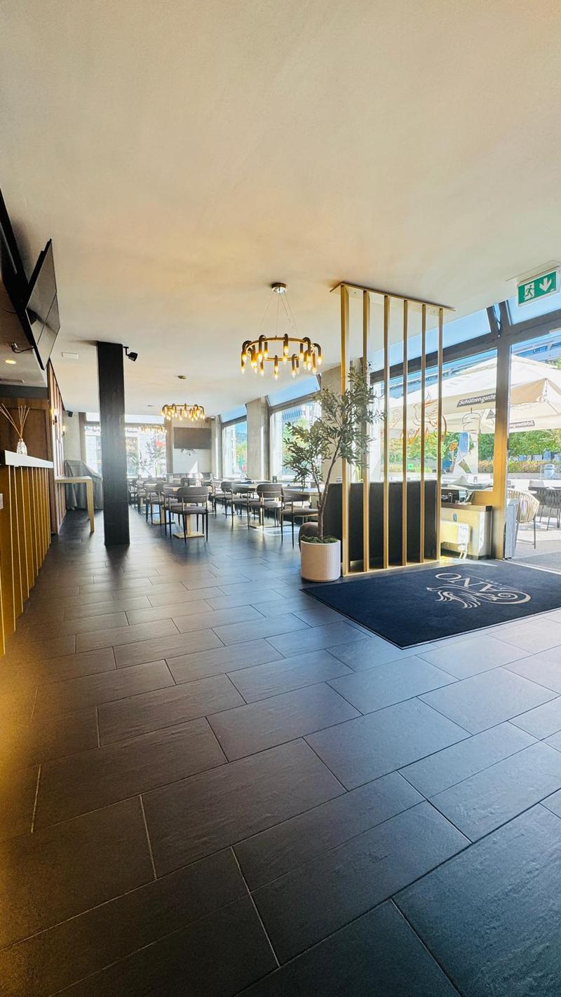 Modernes Café/Restaurant-Lokal am Rapidplatz in Dietikon – 150 m², sofort verfügbar (2)