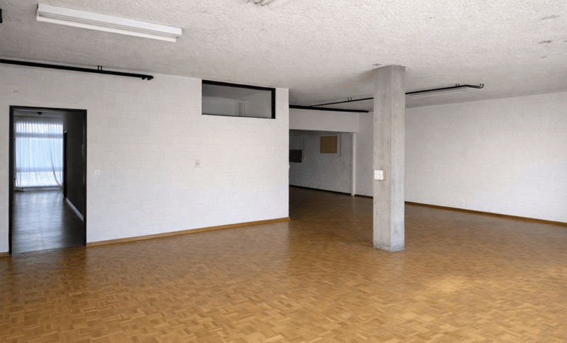 Espaces commerciaux polyvalents de 5 pièces dans un emplacement central à Münchenbuchsee (4)
