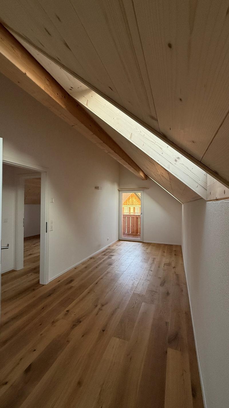 Bel et grand appartement de 4,5 pièces sous les combles avec confort moderne (11)