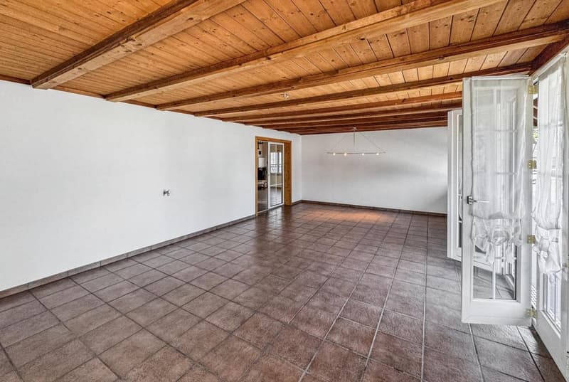 Casa residenziale e commerciale come oggetto di investimento con 7% di rendita o uso personale (12)