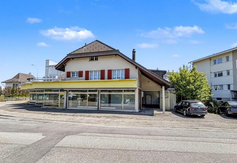 Casa residenziale e commerciale come oggetto di investimento con 7% di rendita o uso personale (24)