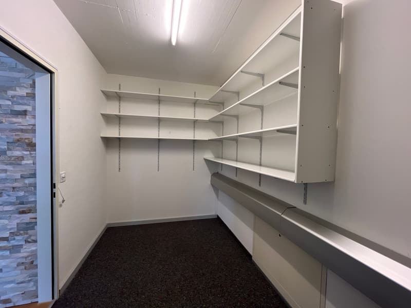 Zu vermieten Büro-Räumlichkeiten im 3. Obergeschoss einer Geschäftsliegenschaft (39)