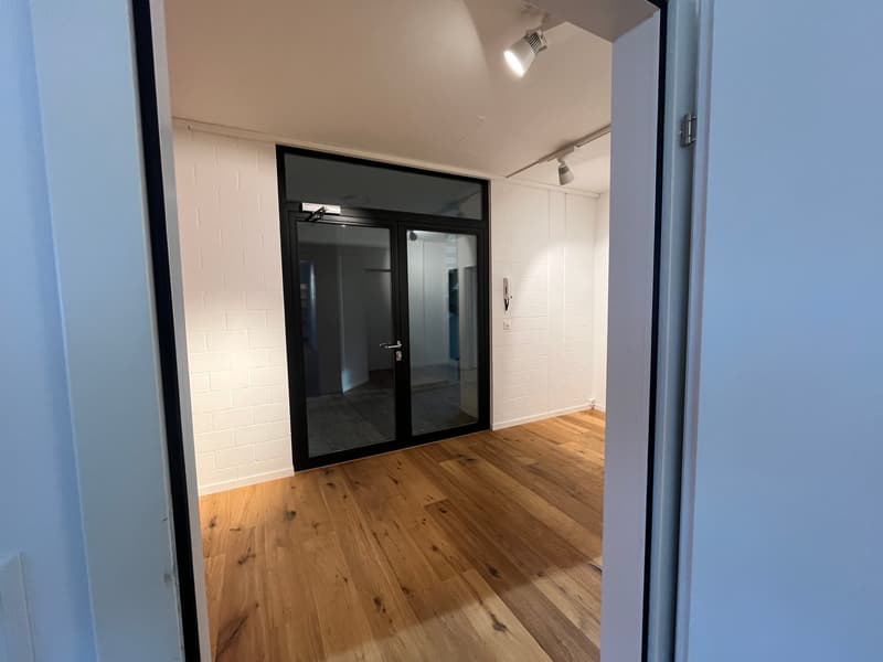 Zu vermieten Büro-Räumlichkeiten im 3. Obergeschoss einer Geschäftsliegenschaft (42)