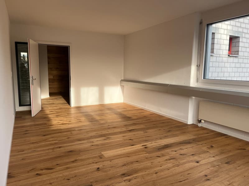 Zu vermieten Büro-Räumlichkeiten im 3. Obergeschoss einer Geschäftsliegenschaft (2)