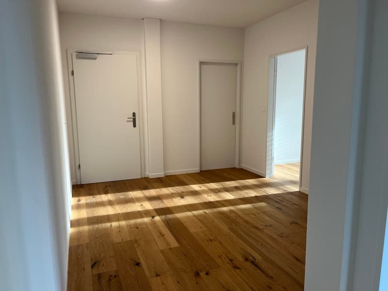 Zu vermieten Büro-Räumlichkeiten im 3. Obergeschoss einer Geschäftsliegenschaft (3)