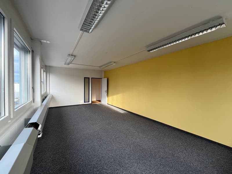 Zu vermieten Büro-Räumlichkeiten im 3. Obergeschoss einer Geschäftsliegenschaft (12)
