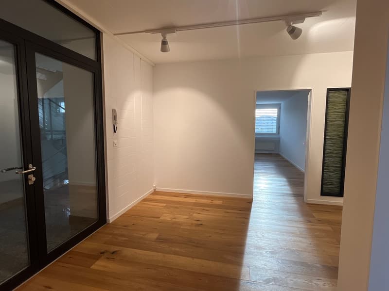 Zu vermieten Büro-Räumlichkeiten im 3. Obergeschoss einer Geschäftsliegenschaft (43)