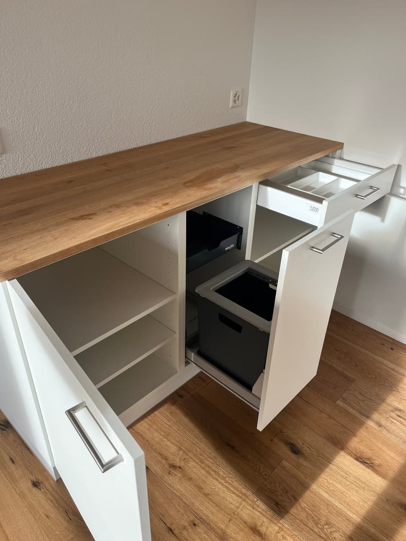 Zu vermieten Büro-Räumlichkeiten im 3. Obergeschoss einer Geschäftsliegenschaft (49)
