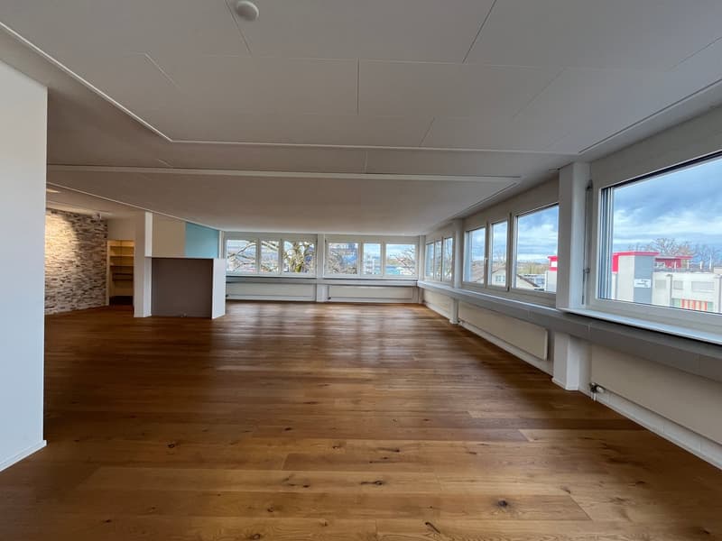 Zu vermieten Büro-Räumlichkeiten im 3. Obergeschoss einer Geschäftsliegenschaft (1)