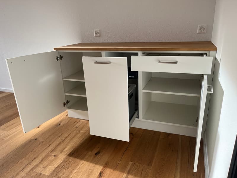 Zu vermieten Büro-Räumlichkeiten im 3. Obergeschoss einer Geschäftsliegenschaft (50)