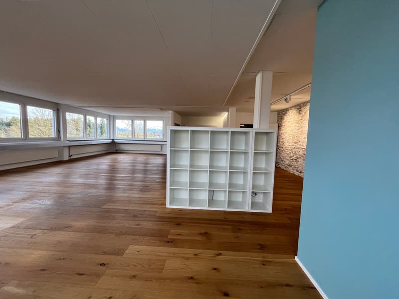 Zu vermieten Büro-Räumlichkeiten im 3. Obergeschoss einer Geschäftsliegenschaft (35)