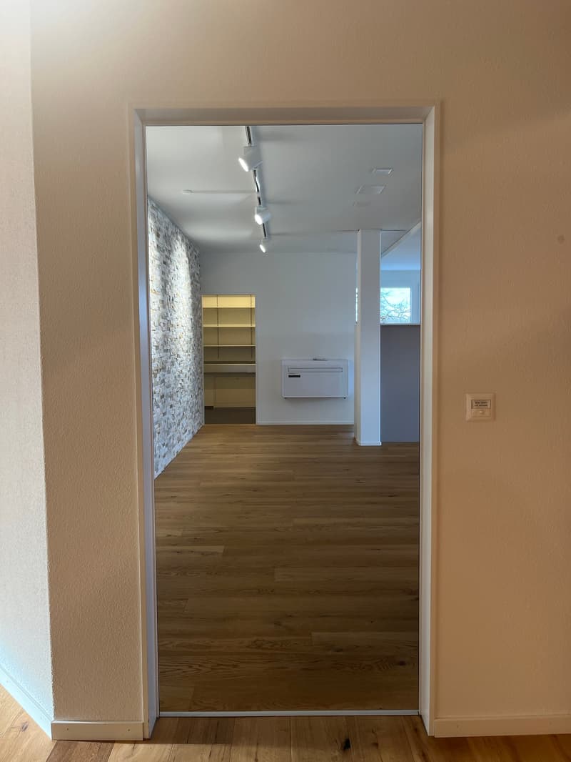 Zu vermieten Büro-Räumlichkeiten im 3. Obergeschoss einer Geschäftsliegenschaft (22)