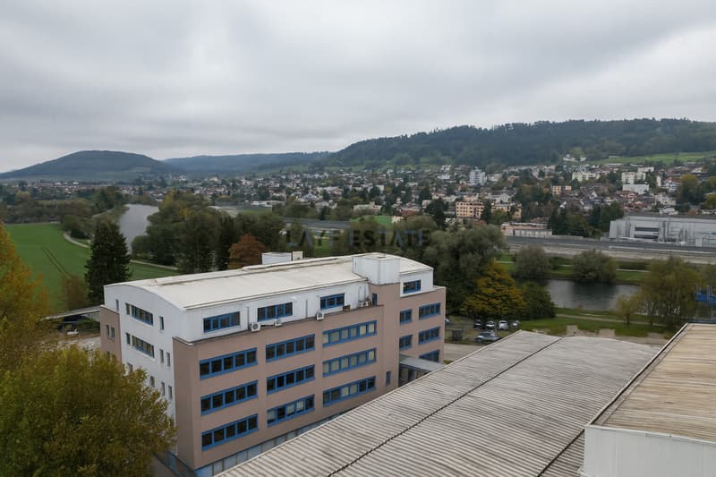 BEAUCOUP D'ESPACE POUR LES IDÉES (7)
