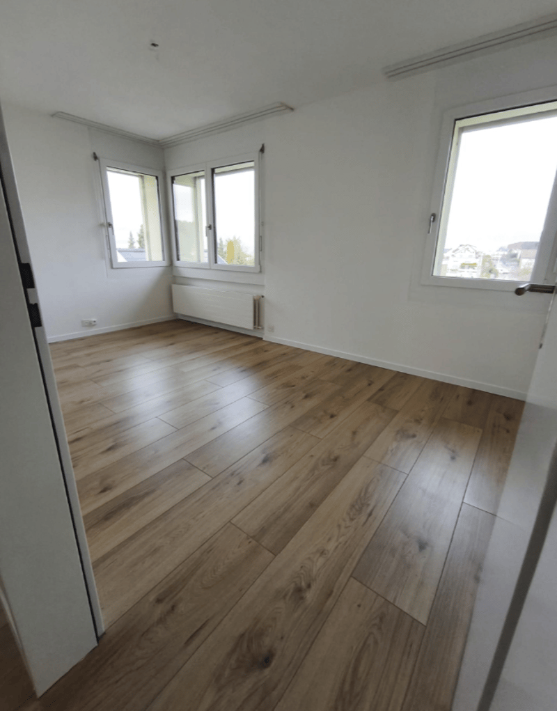 Grosszügige 5.5-Zimmer-Wohnung mit Balkon und Garage in Altendorf (5)