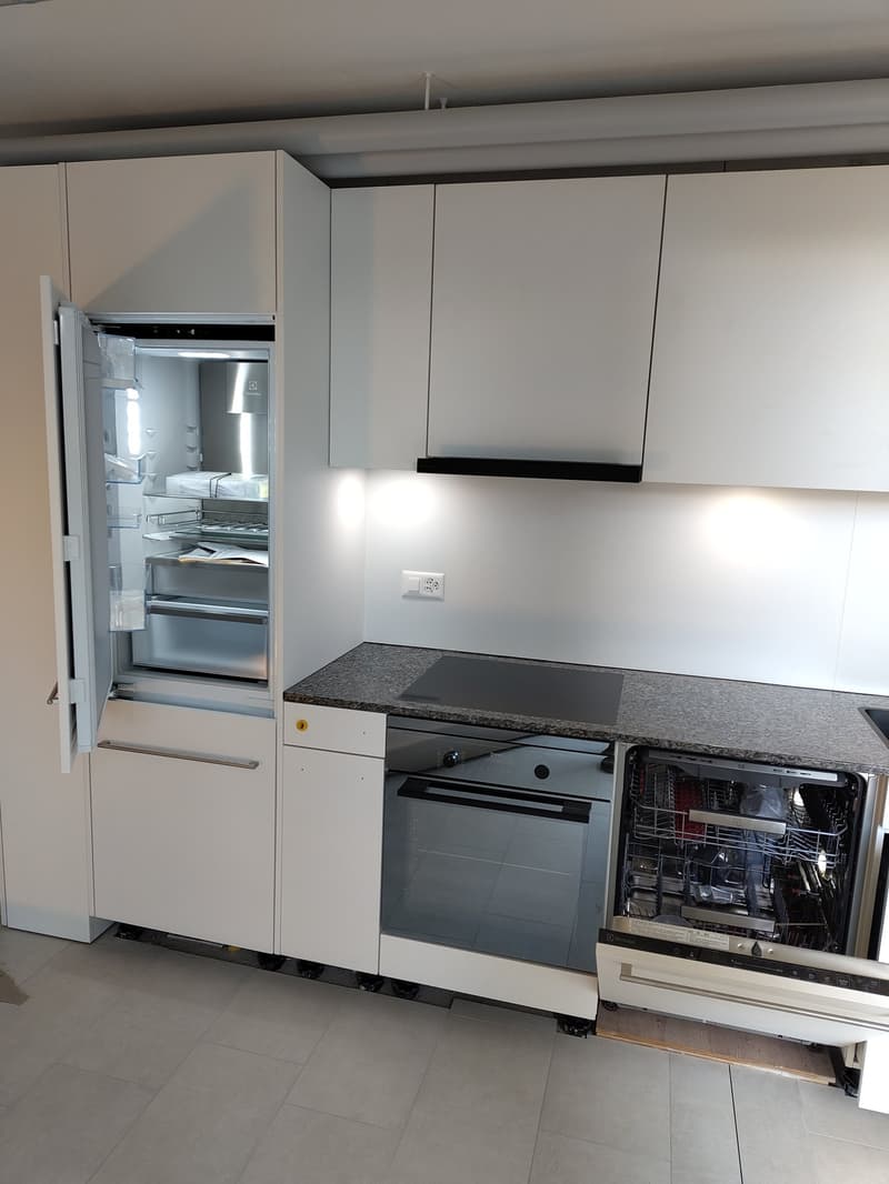 Grosszügiges Büro / Atelier mit Sitzplatz in Pfäffikon SZ, Erstbezug (6)