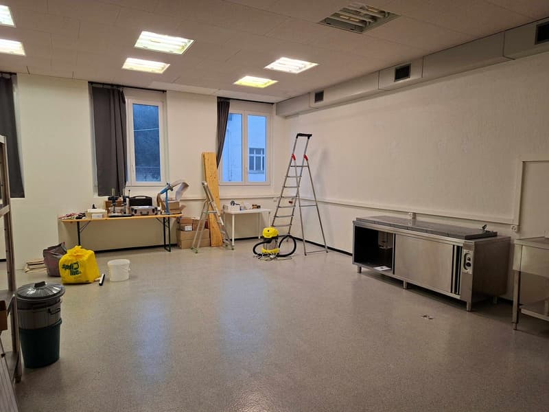 Vielseitige Gewerberäume im Erdgeschoss in Bülach (2)