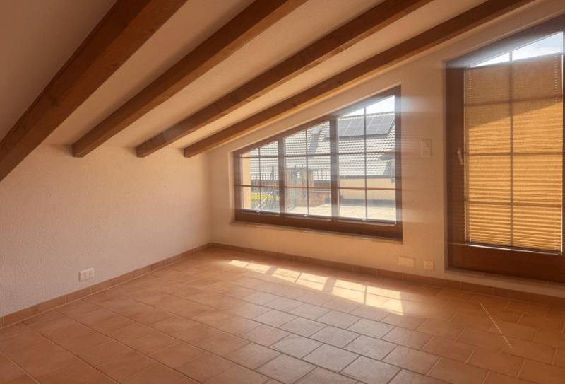 Charmant appartement de 3,5 pièces dans un bâtiment historique à Corcelles NE (9)