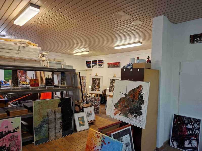 Vielseitiger Gewerberaum mit Atelier-Charakter in Bülach (2)