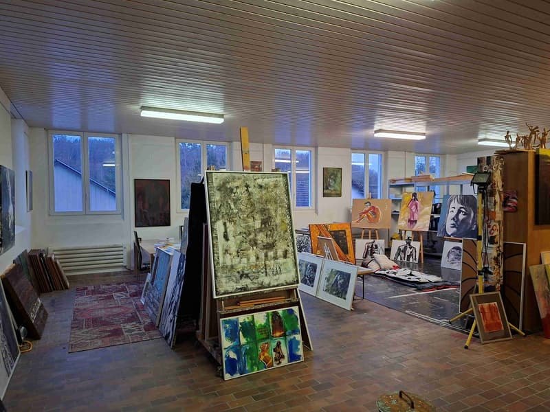 Vielseitiger Gewerberaum mit Atelier-Charakter in Bülach (4)