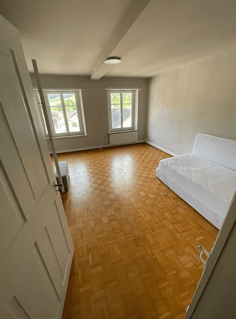 Maison de rang charmante de 6 pièces sur Reitbahnstrasse à Glarus (9)