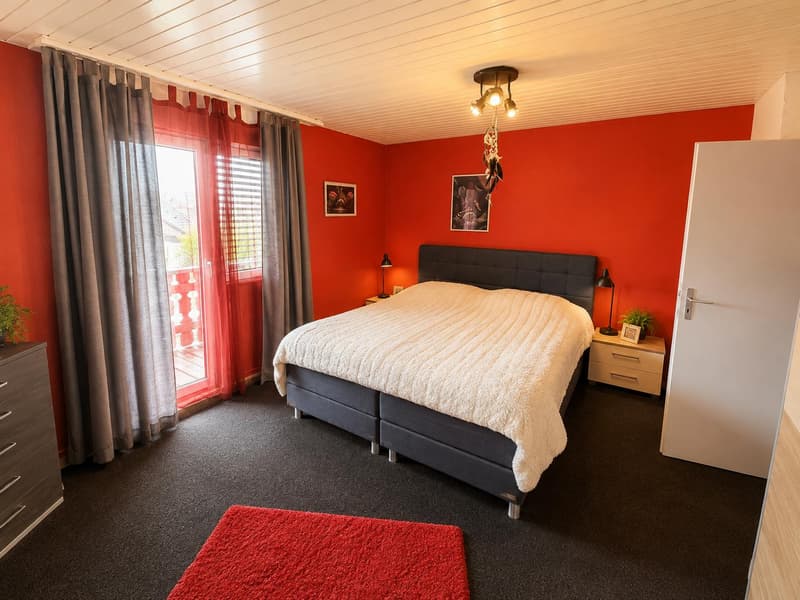 Grosszügiges Einfamilienhaus mit Pool, Wintergarten und vielseitigem Raumangebot (10)