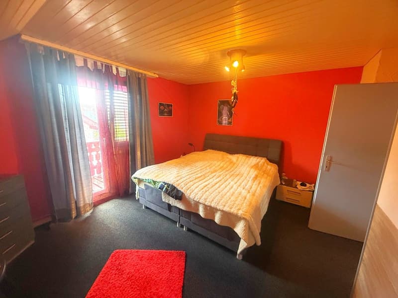 Grosszügiges Einfamilienhaus mit Pool, Wintergarten und vielseitigem Raumangebot (8)