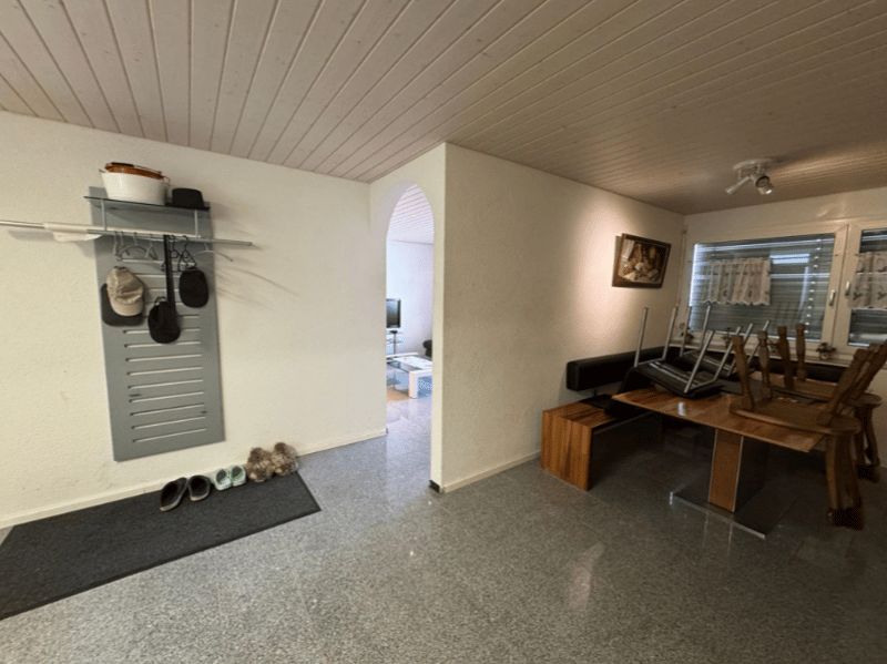 Vielseitiges 2-Zimmer-Atelier mit Parkplatz in Bülach mit viel Tageslicht (4)