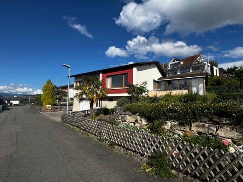 Charmantes 5-6 Zimmer Einfamilienhaus mit Seesicht und Garten in Mörigen (11)