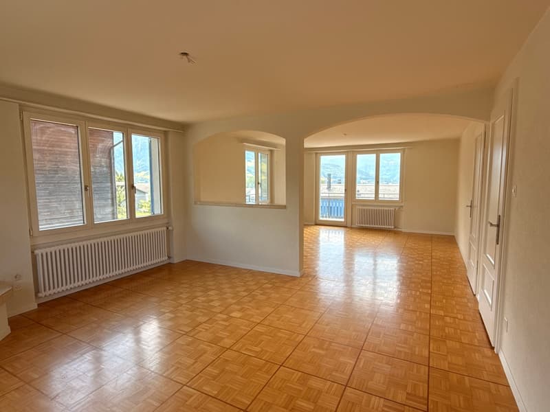 Grosszügige Wohnung mit Panoramaaussicht in Schwyz (2)