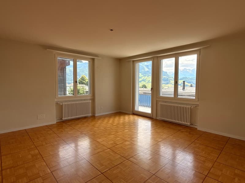 Grosszügige Wohnung mit Panoramaaussicht in Schwyz (4)