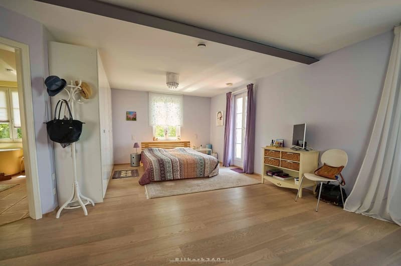 Exklusives Einfamilienhaus an sonniger und ruhiger Lage (4)