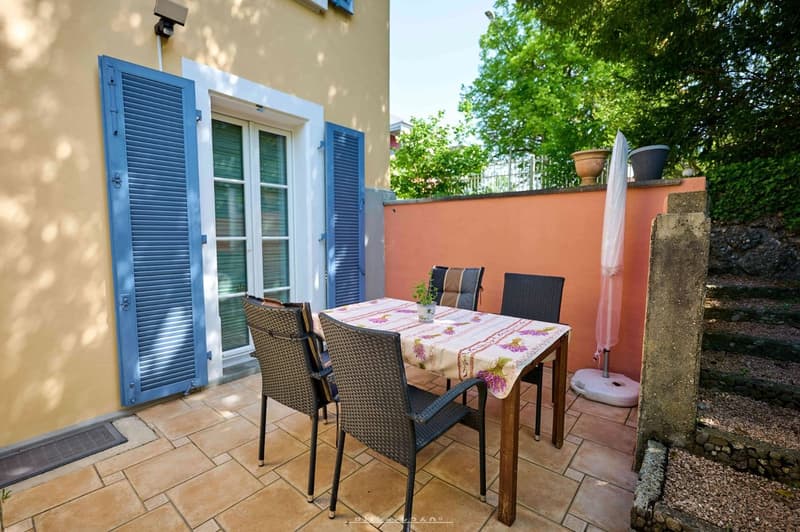 Exklusives Einfamilienhaus an sonniger und ruhiger Lage (2)