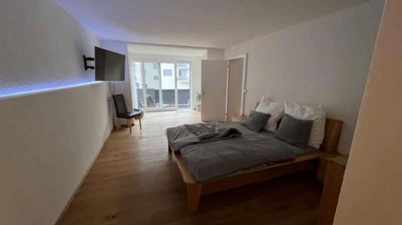 Charmante 2.5-Zimmer-Wohnung mit Bergblick in Flums (5)