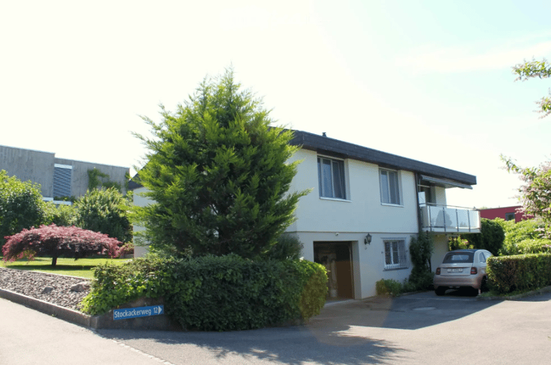 Charmantes 5.5-Zimmer-Einfamilienhaus in Bellmund – Mit Aussicht und grossem Garten (3)