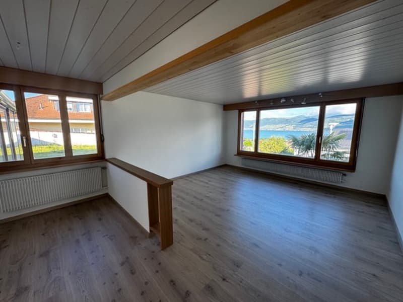 Charmantes 5-6 Zimmer Einfamilienhaus mit Seesicht und Garten in Mörigen (7)