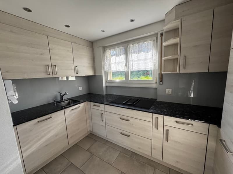 Charmantes 5-6 Zimmer Einfamilienhaus mit Seesicht und Garten in Mörigen (23)