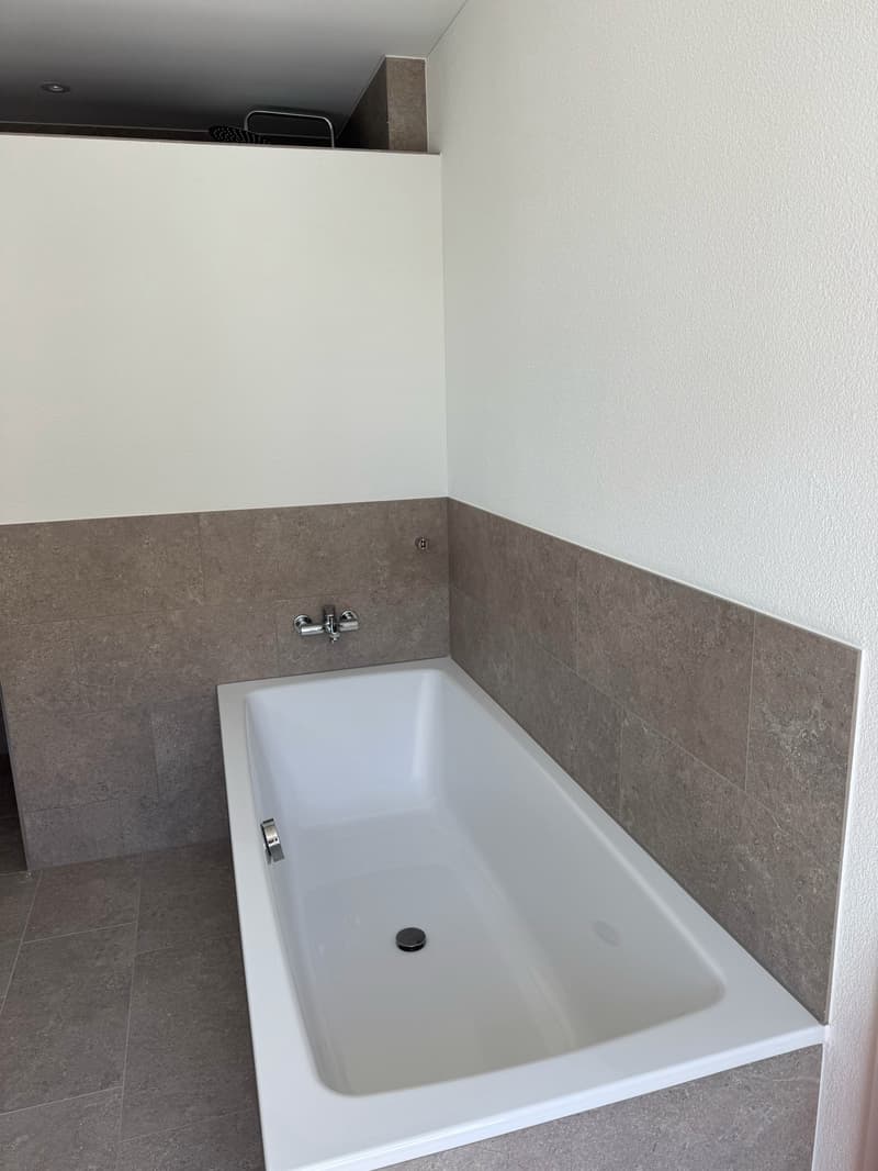 Erstbezug 5.5 Zimmer-Wohnung in neuer Überbauung Roggächer Nord (4)