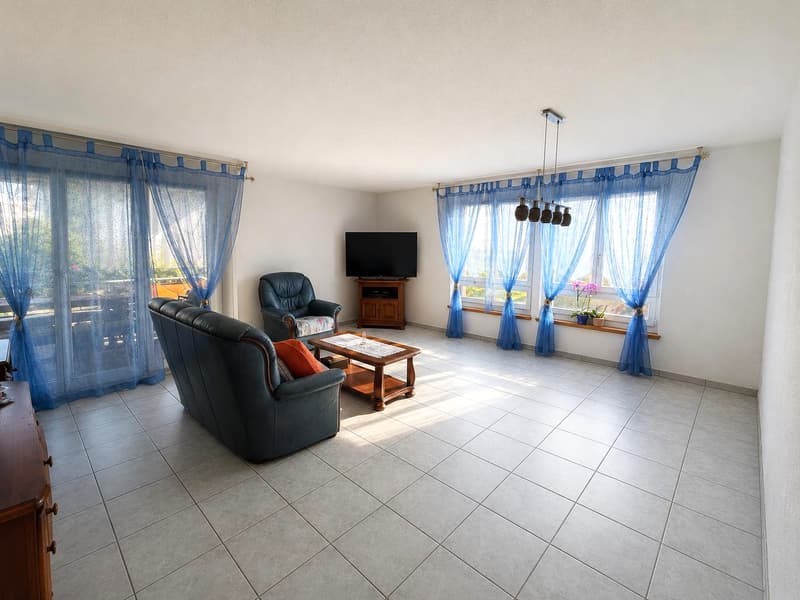 Attraktive 4.5-Zimmer-Wohnung mit Balkon, Garage und viel Stauraum (13)